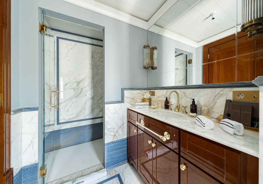 DekuxeRoomBathroom1 gallery update 8.12.26