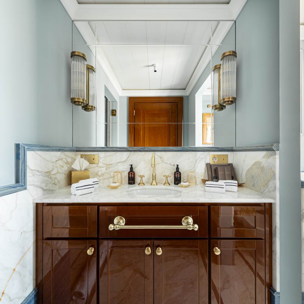 DeluxeRoomBathroom2 gallery update 8.12.26