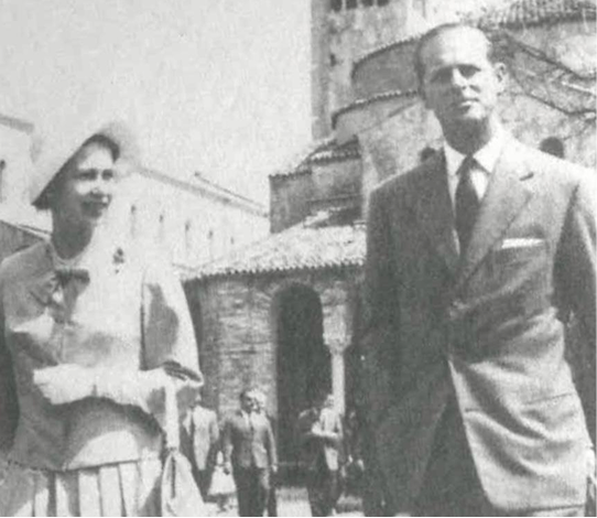 Queen Elizabeth with the Duke of Edinburgh visiting Locanda Cipriani in 1960.